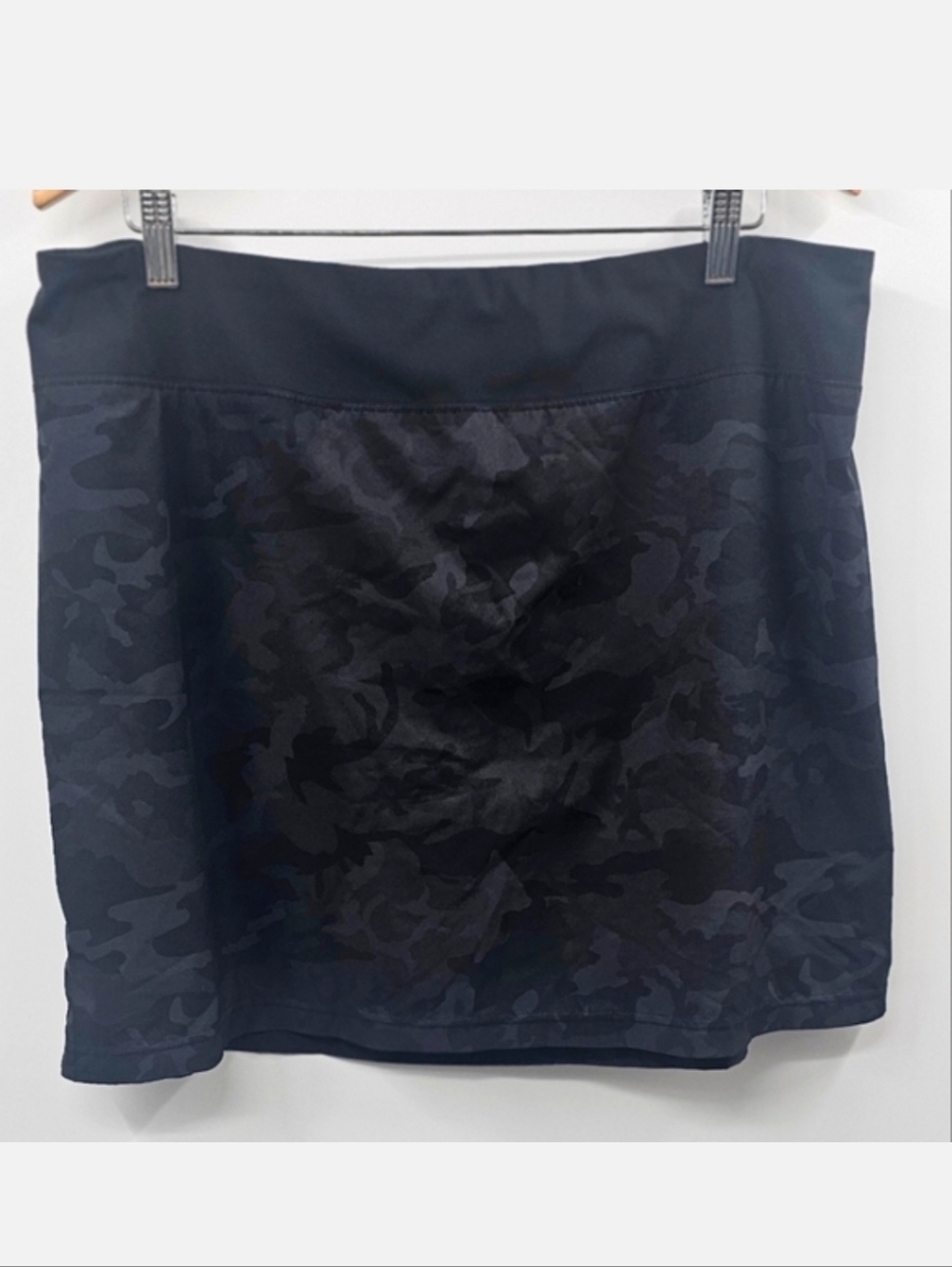 Maison d'Amelie Black Camo Skort Size XL